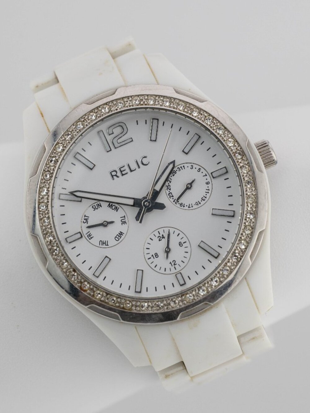 Relic ZR15551 Starla White Crystal Quartz Analog Women's Watch New Battery